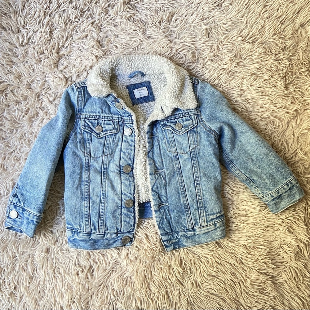 Baby GAP Kids sherpa lined Denim Jacket 2T light wash distressed boy girl unisex